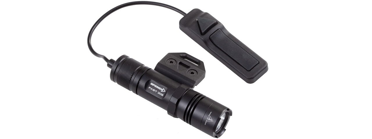 Opsmen FAST 302M  Compact M-LOK Flashlight Black